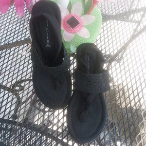 New Steve Madden wedge thong stretch straps 6.5